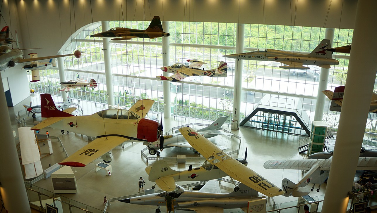 Jeju_Aerospace_Museum_Aviation_Hall_20140606-03